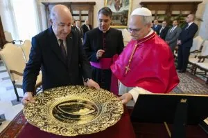 زيارة غير مسبوقة تحمل أبعادًا روحية وتاريخية للبابا ليو الرابع عشر إلى الجزائر حيث يلتقي أرض أوغسطين ويثير تساؤلات حول الذاكرة والحرية الدينية اليوم