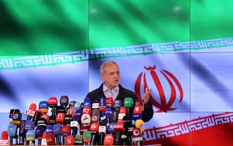 تصاعد جديد في الخطاب بين طهران وواشنطن مع تمسك إيران بحقها النووي وردها المباشر على ترامب وسط تصاعد التوترات وضغوط الحرب والدبلوماسية المتشابكة