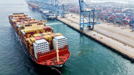 تحذيرات أممية من ركود عالمي محتمل مع تصاعد الحرب على إيران وتداعياتها على أسعار الطاقة وتراجع نمو الشرق الأوسط واقتصادات ناشئة تواجه اختبارًا صعبًا