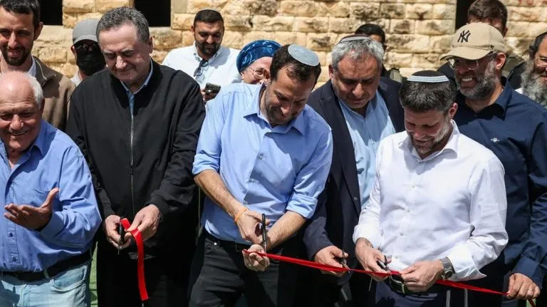 إعادة بناء مستوطنة إسرائيلية قرب جنين بعد عقدين تفتح مرحلة جديدة من التوسع بالضفة وسط تصاعد العنف ومخاوف من ترسيخ واقع يغيّر ملامح الأرض الفلسطينية