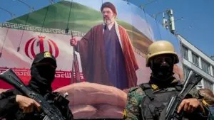 توتر غير مسبوق في طهران بعد أنباء عن احتجاز الحرس الثوري لمجتبى خامنئي وسط صراع غامض على السلطة يهدد بانقلاب داخلي يبدّل موازين الحكم في إيران