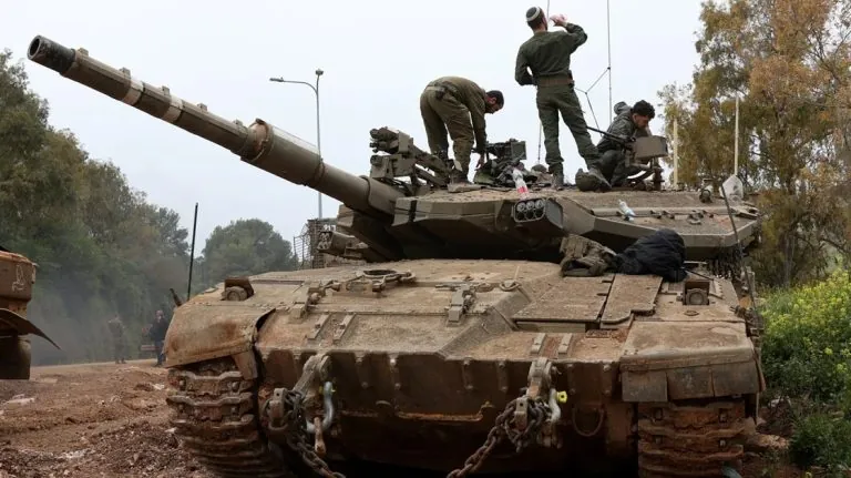 تحركات عسكرية إسرائيلية داخل لبنان تثير تساؤلات عن نية البقاء الدائم مع تصاعد عمليات هدم القرى وإقامة نقاط مراقبة تعيد مشهد المنطقة العازلة القديمة