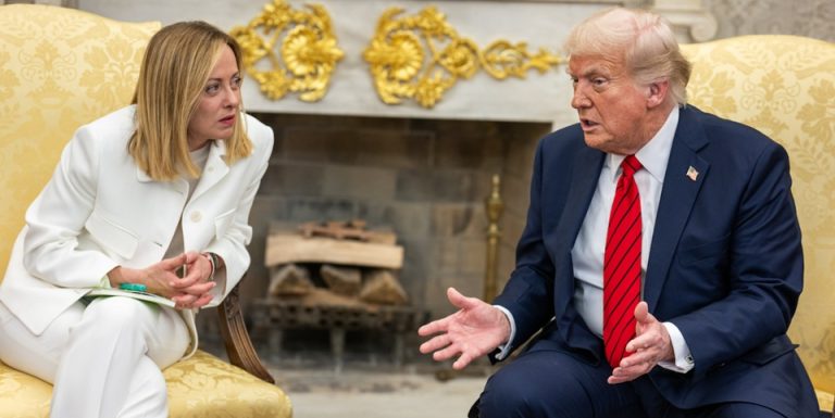 اليمين الأوروبي يدفع ثمن تقاربه مع ترامب