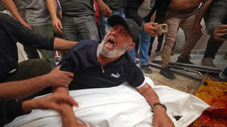 تتعثر تعهدات خليجية لتمويل «مجلس السلام» في غزة، وسط ضغط أميركي على الرياض ومخاوف من ضعف التمثيل الفلسطيني واستمرار الهجمات الإسرائيلية