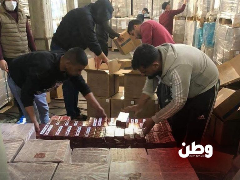 صرخة من غزة: السجائر تملأ الأسواق والأمعاء الخاوية تنتظر رغيف الخبز! أزمة دخول السجائر إلى غزة وسط المجاعة، وتغلغل السوق السوداء في قطاع غزة