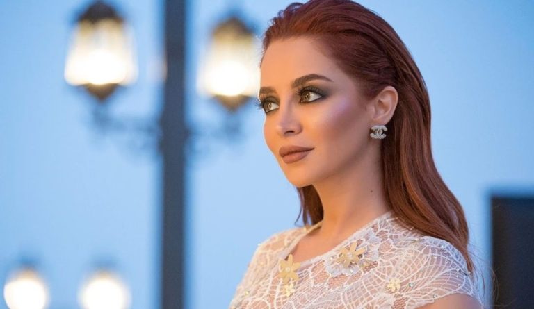 من الشاشة إلى البرلمان.. الفنانة روزينا لاذقاني تنضم إلى مجلس الشعب السوري دخلت الفنانة السورية روزينا لاذقاني مجلس الشعب السوري ضمن التعيينات الرئاسية الجديدة